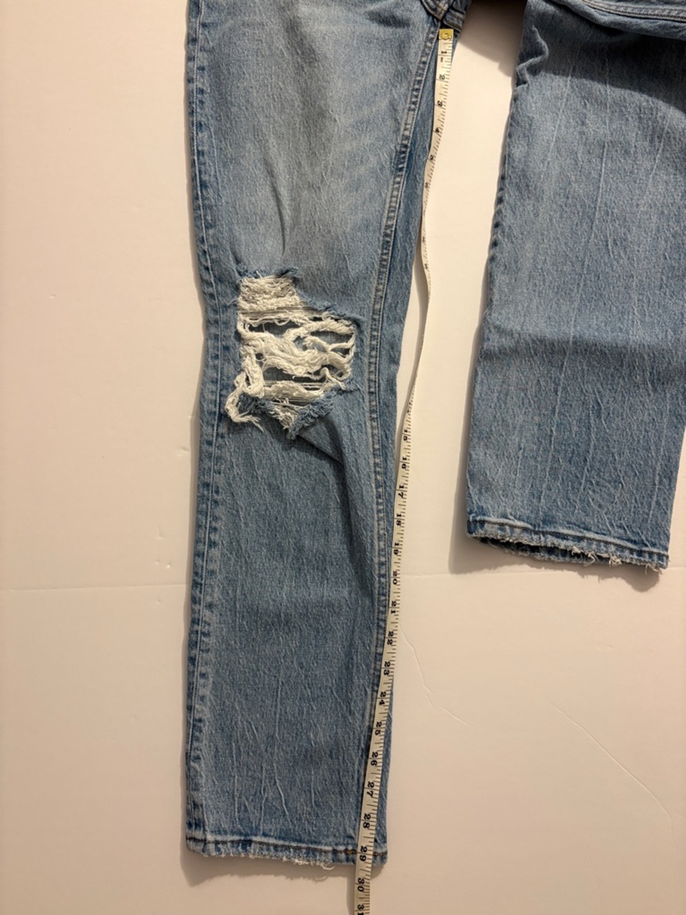 Abercrombie & Fitch Light Blue High-Rise Jeans - Picture 4 of 9